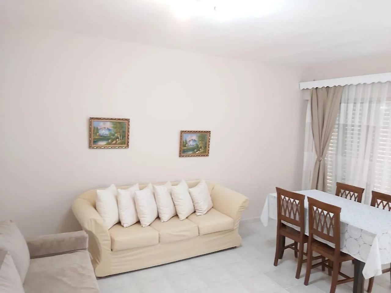 Marino'S Apartment Himare Albania