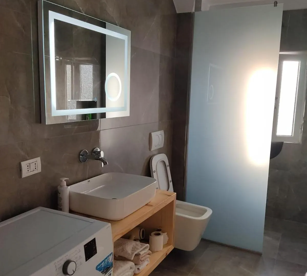 Marino'S Apartment Himare Albania
