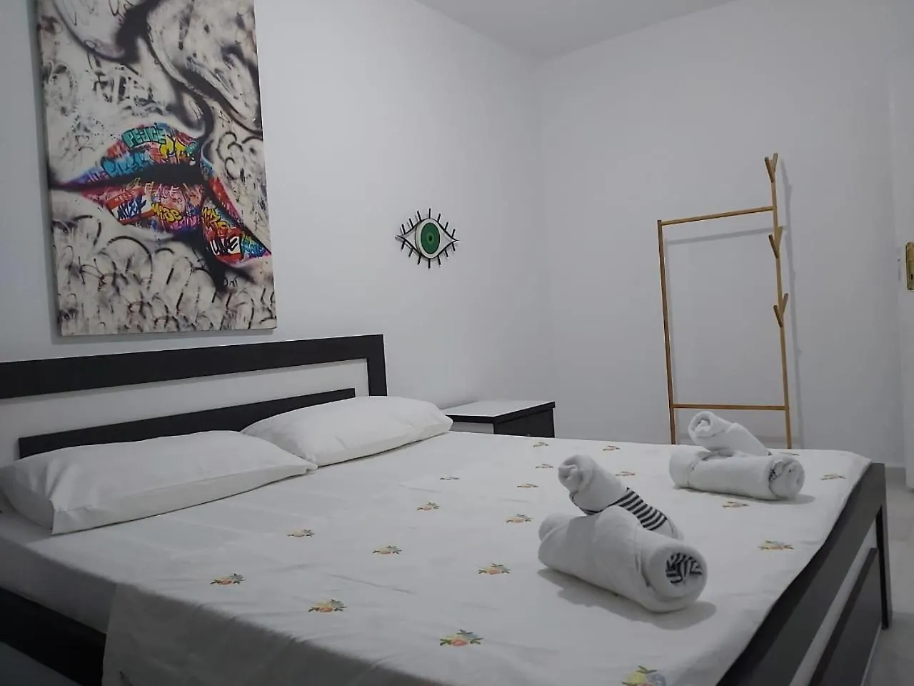 Marino'S Apartment Himare 0*,