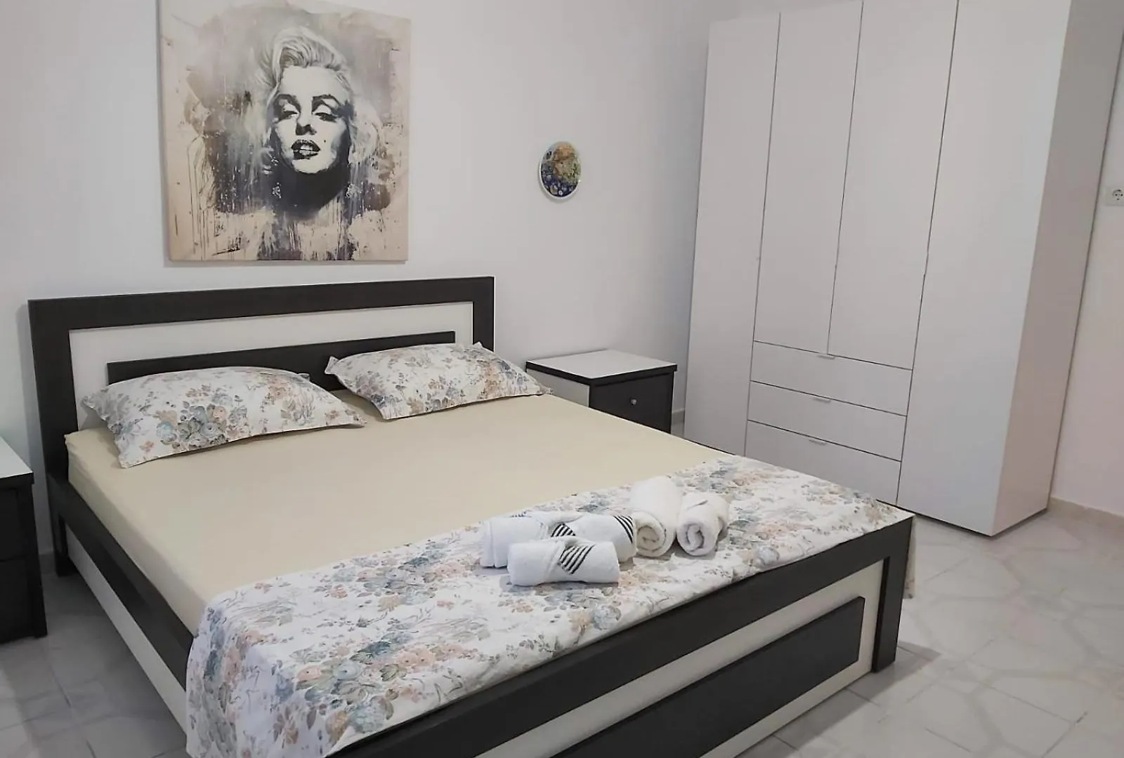 Marino'S Apartment Himare